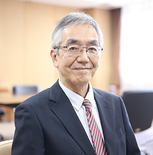 甲子園大学学長 尾﨑 秀夫