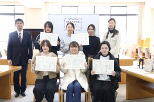 第7回図書館POP大賞の表彰式を行いました